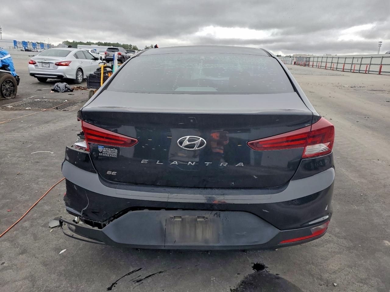 2020 HYUNDAI ELANTRA SE photo 6