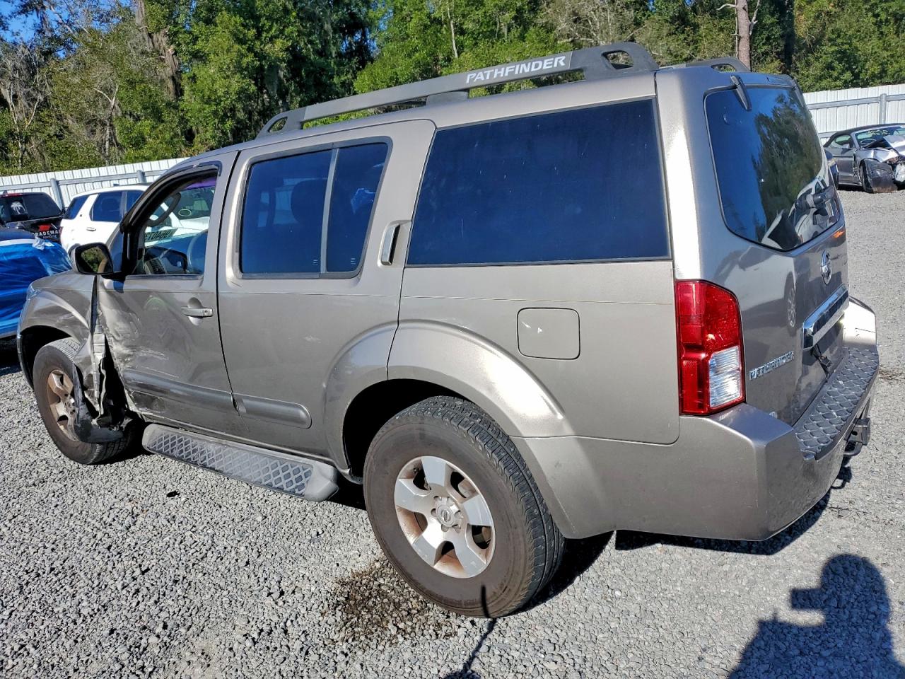 2007 NISSAN PATHFINDER LE photo 2