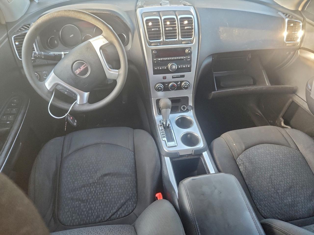 2009 GMC ACADIA SLE photo 8