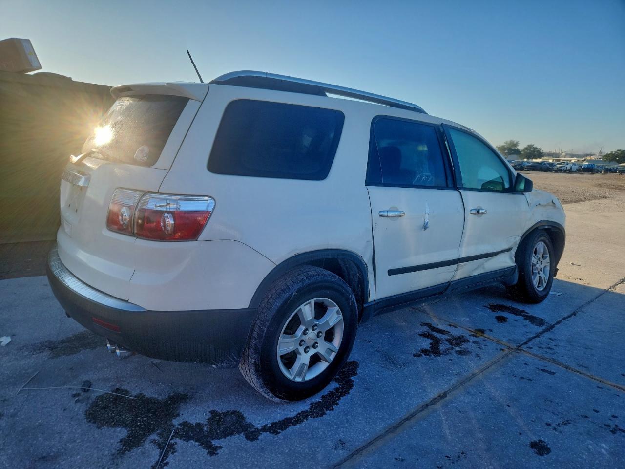 2009 GMC ACADIA SLE photo 3