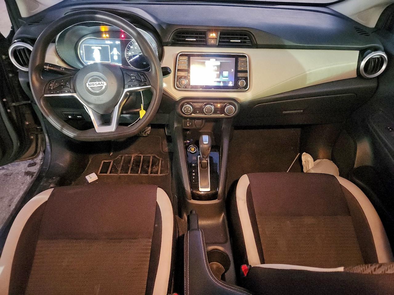 2021 NISSAN VERSA SV photo 8