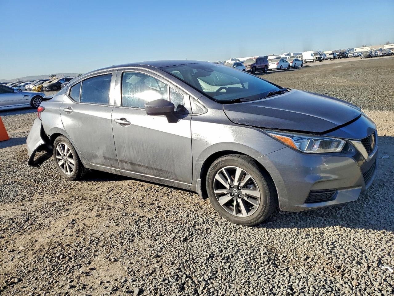 2021 NISSAN VERSA SV photo 4