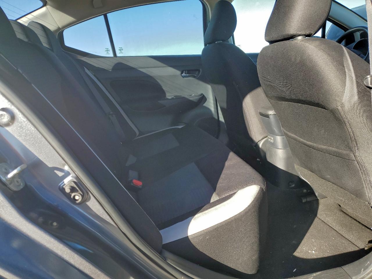 2021 NISSAN VERSA SV photo 10