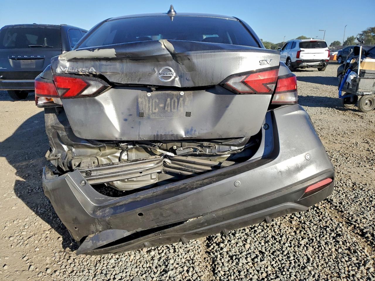 2021 NISSAN VERSA SV photo 6
