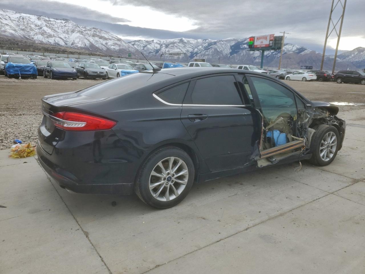 2017 FORD FUSION SE photo 3