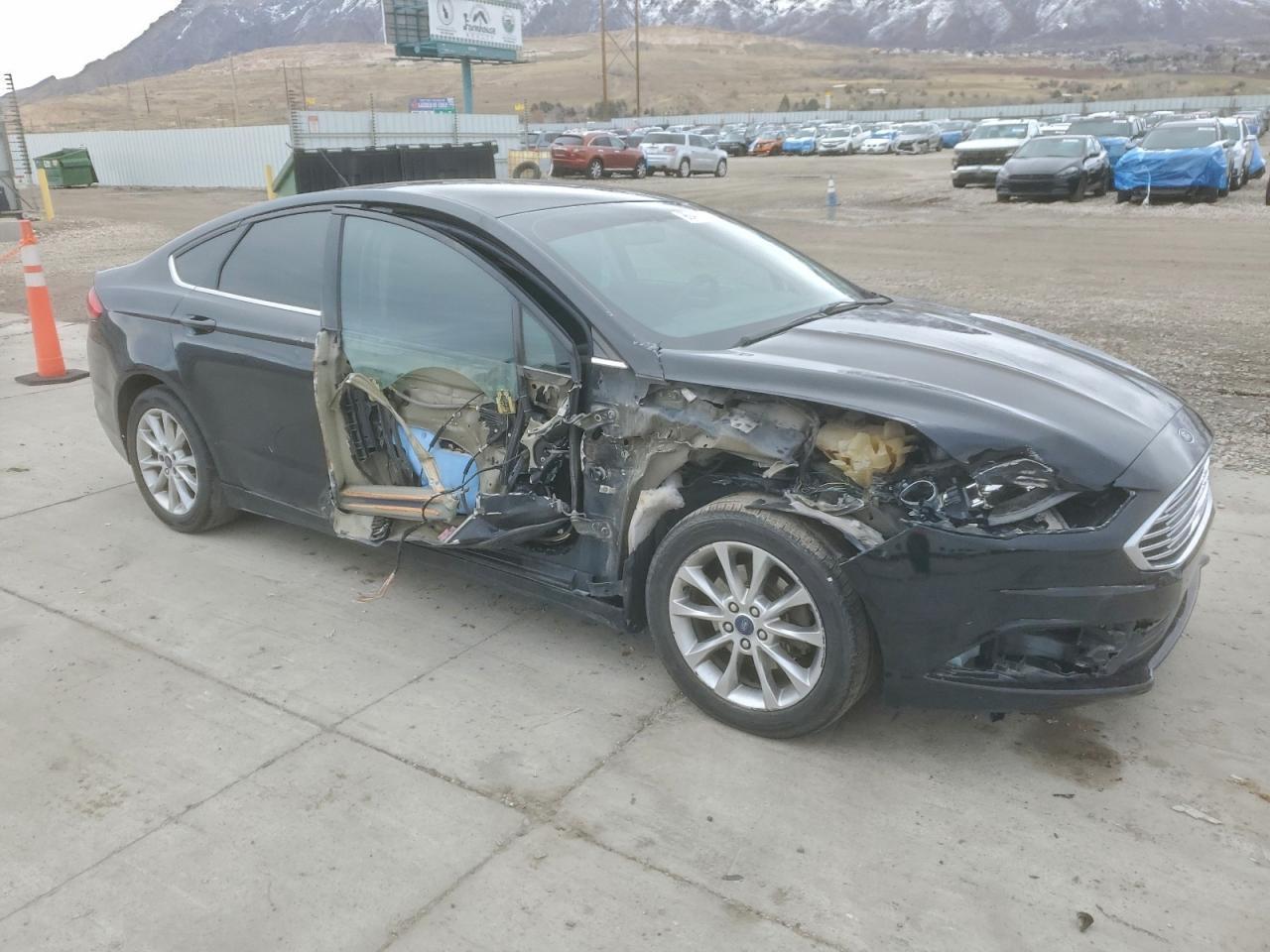 2017 FORD FUSION SE photo 4