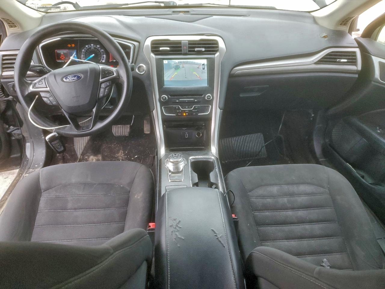2017 FORD FUSION SE photo 8