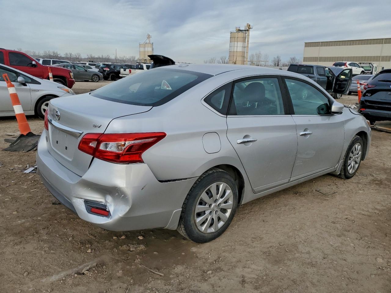 2017 NISSAN SENTRA S photo 3