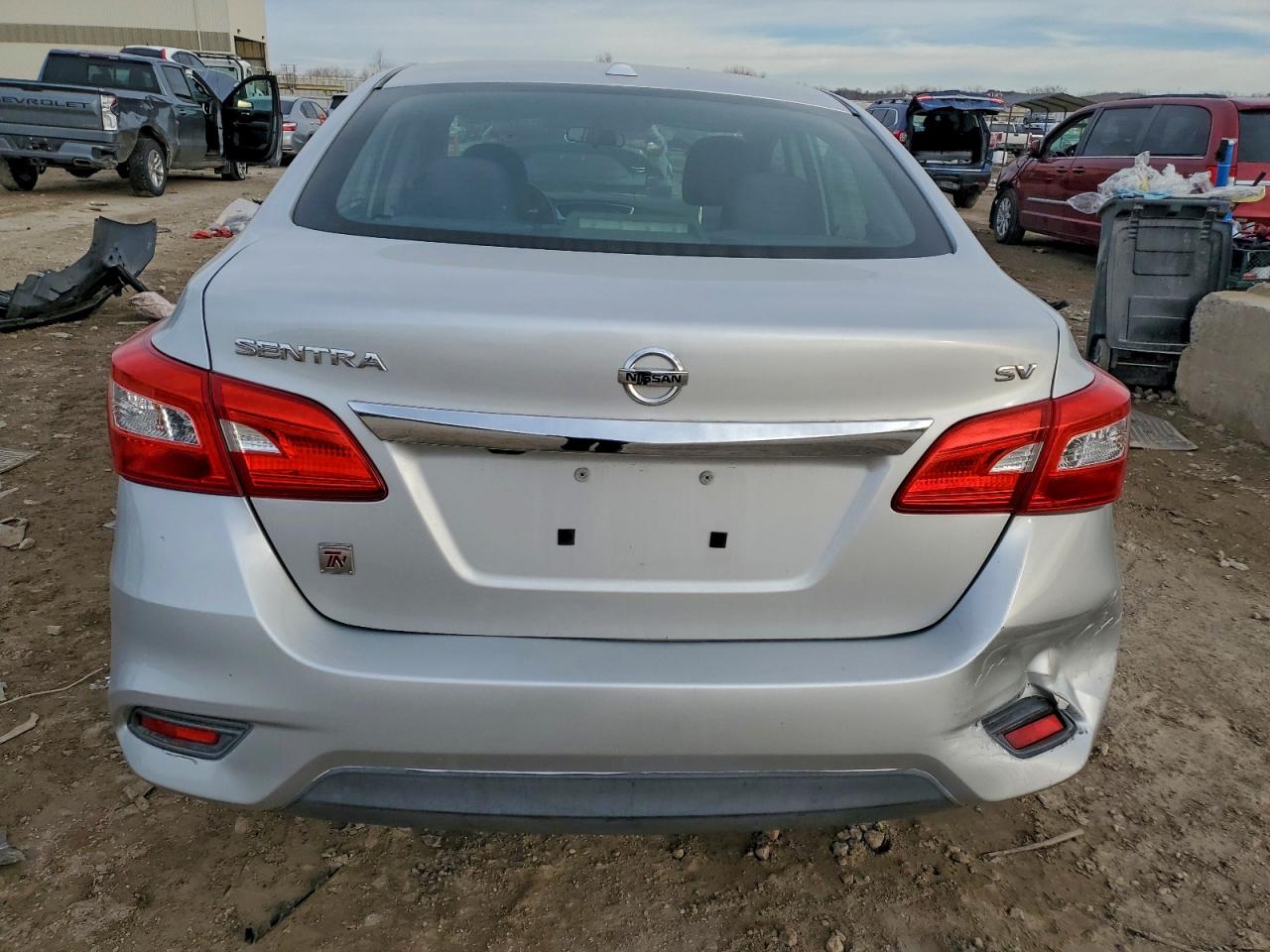 2017 NISSAN SENTRA S photo 6