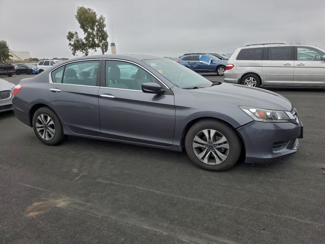 2013 HONDA ACCORD LX photo 4