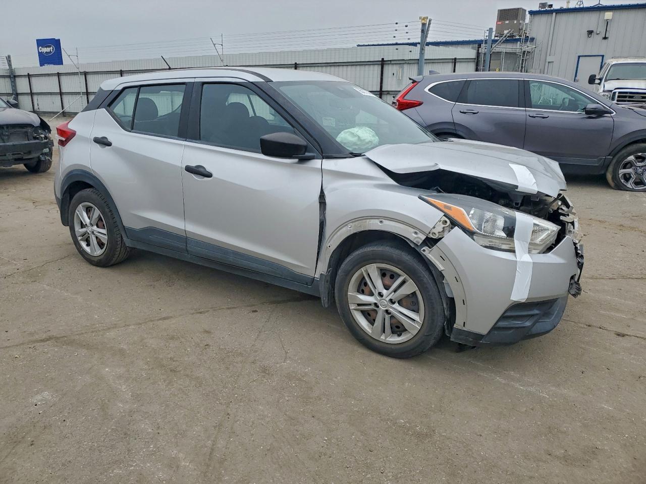2020 NISSAN KICKS S photo 4