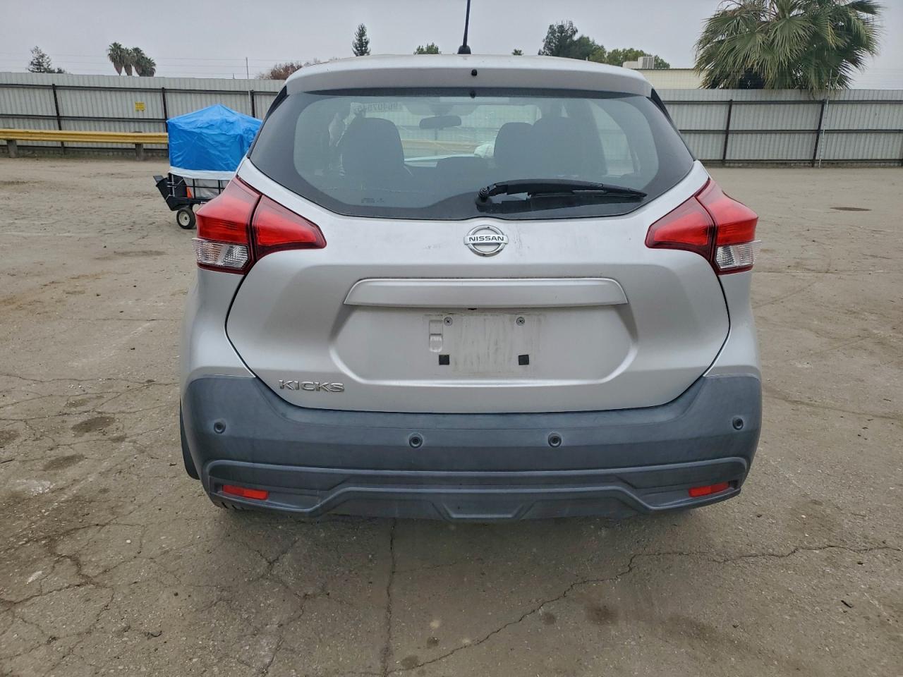 2020 NISSAN KICKS S photo 6