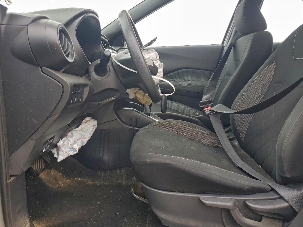2020 NISSAN KICKS S photo 7
