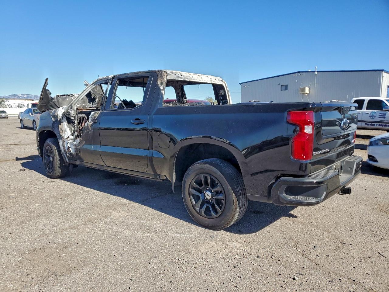 2025 CHEVROLET SILVERADO C1500 RST photo 2