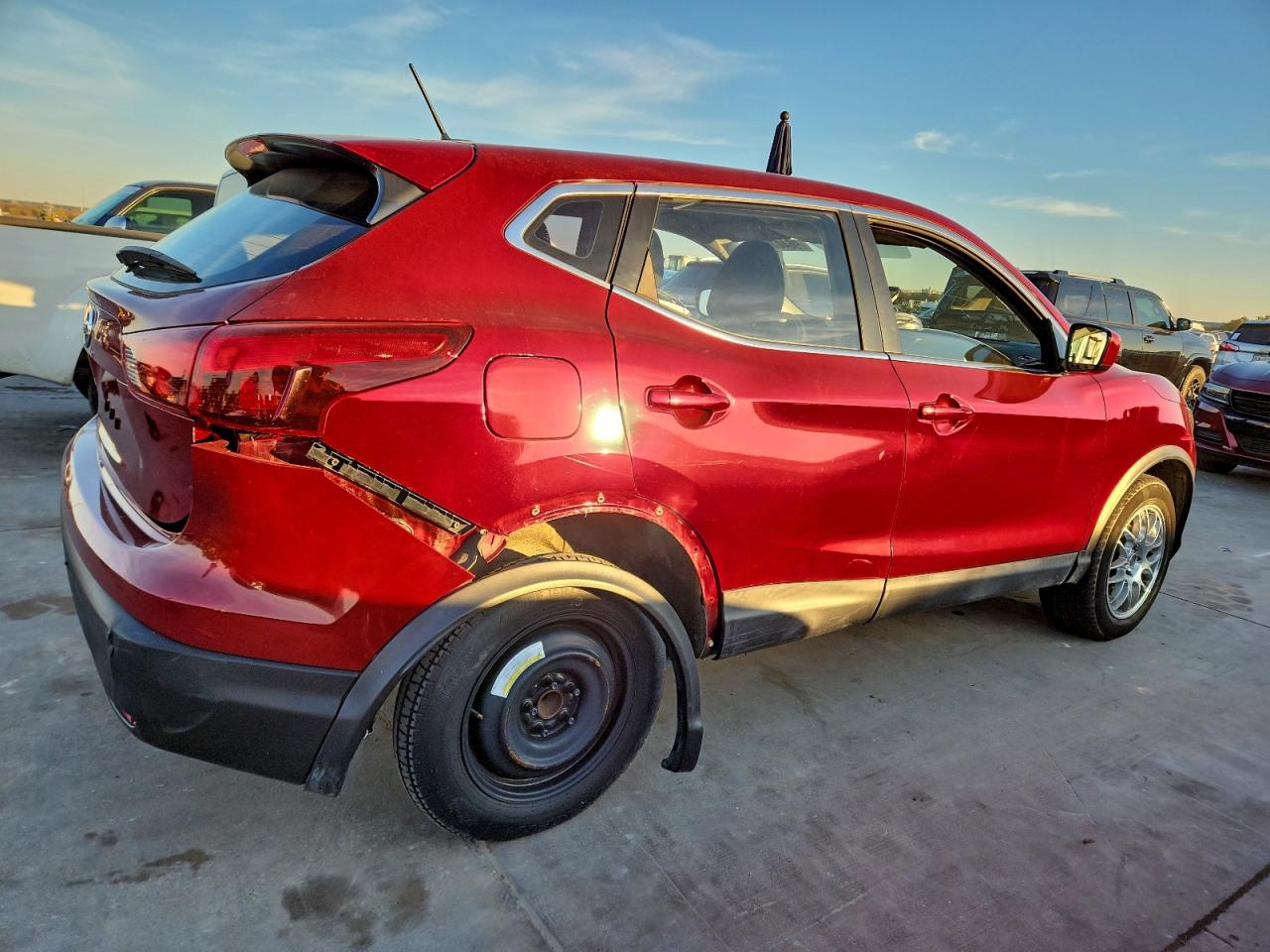 2019 NISSAN ROGUE SPORT S photo 3