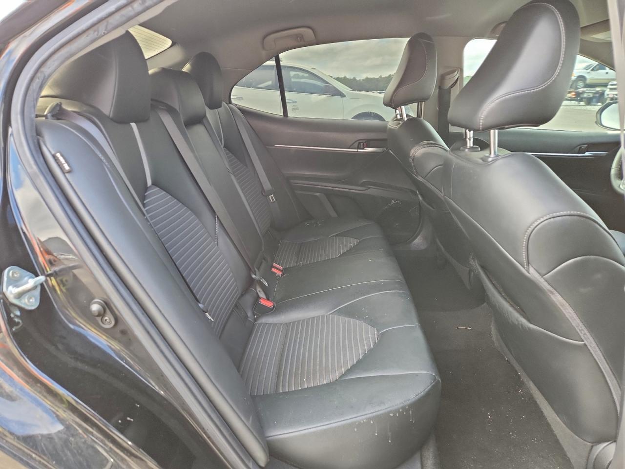 2021 TOYOTA CAMRY SE photo 10