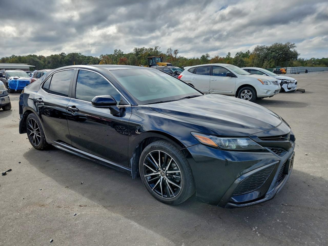 2021 TOYOTA CAMRY SE photo 4