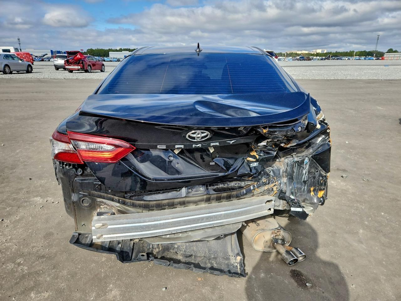 2021 TOYOTA CAMRY SE photo 6