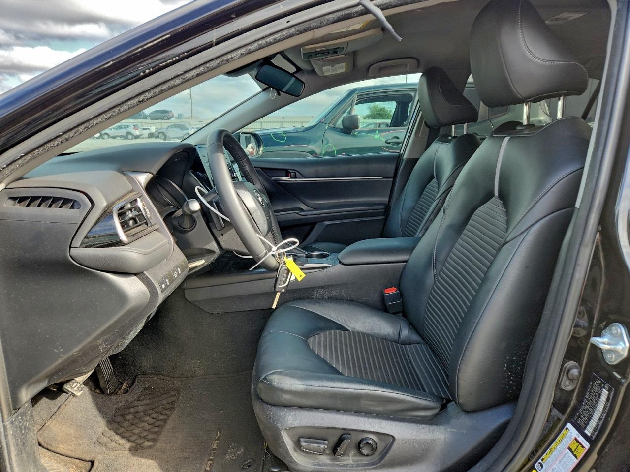 2021 TOYOTA CAMRY SE photo 7