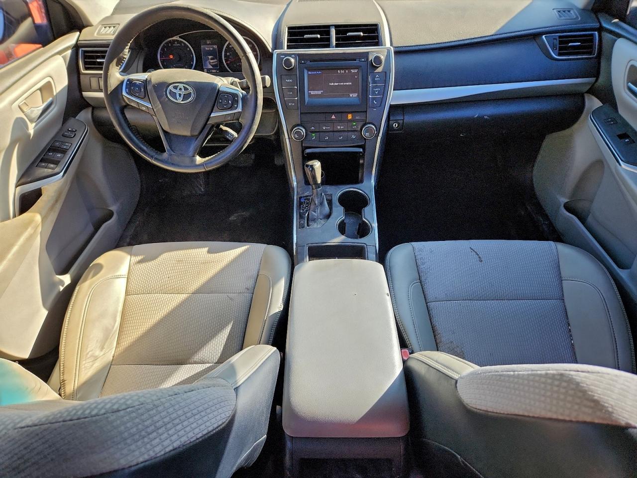 2016 TOYOTA CAMRY LE photo 8