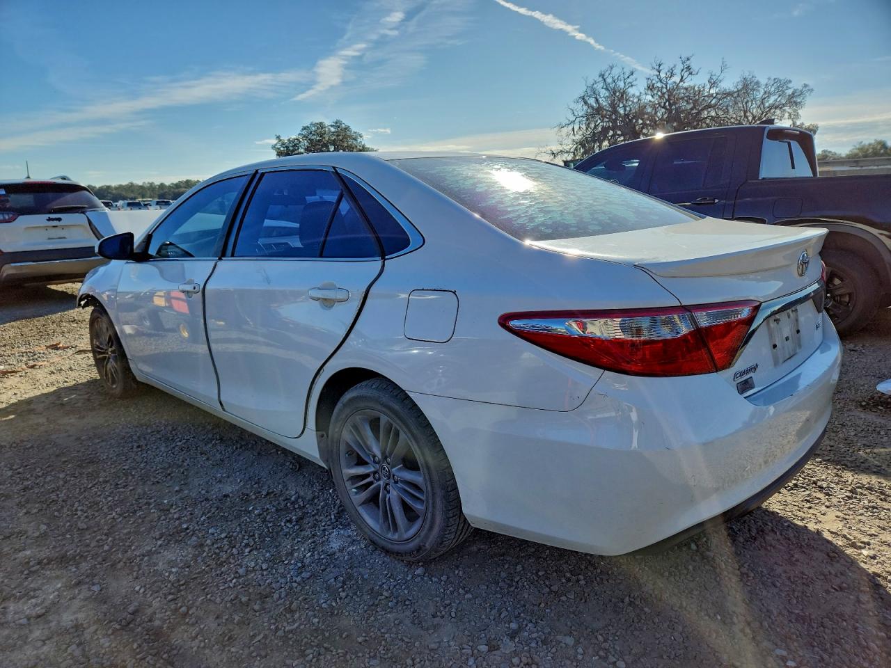 2016 TOYOTA CAMRY LE photo 2