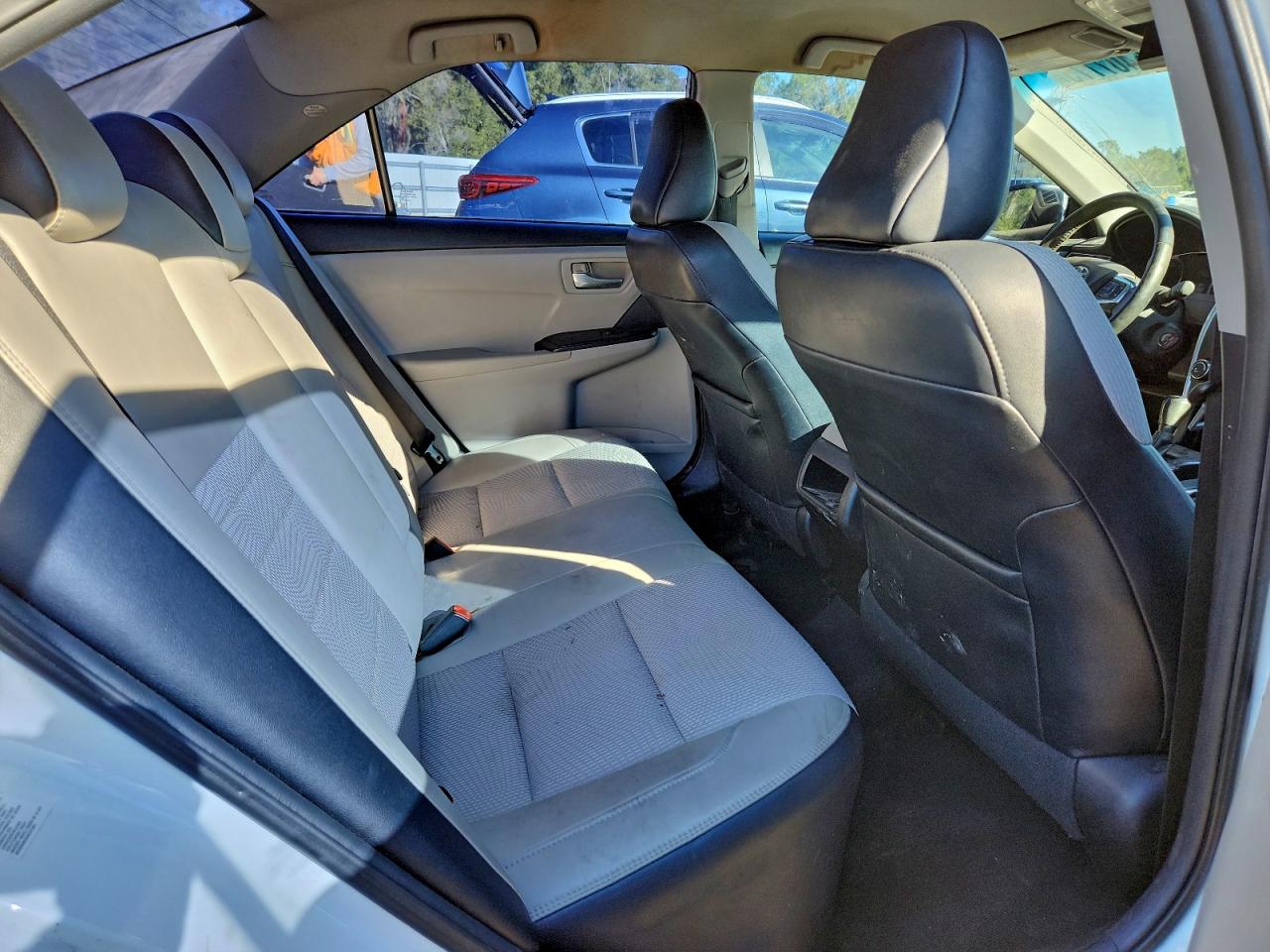 2016 TOYOTA CAMRY LE photo 10