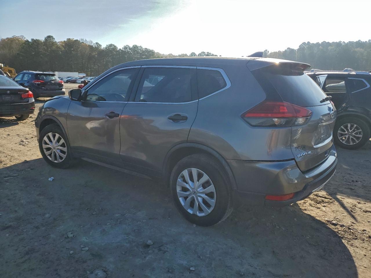 2017 NISSAN ROGUE S photo 2