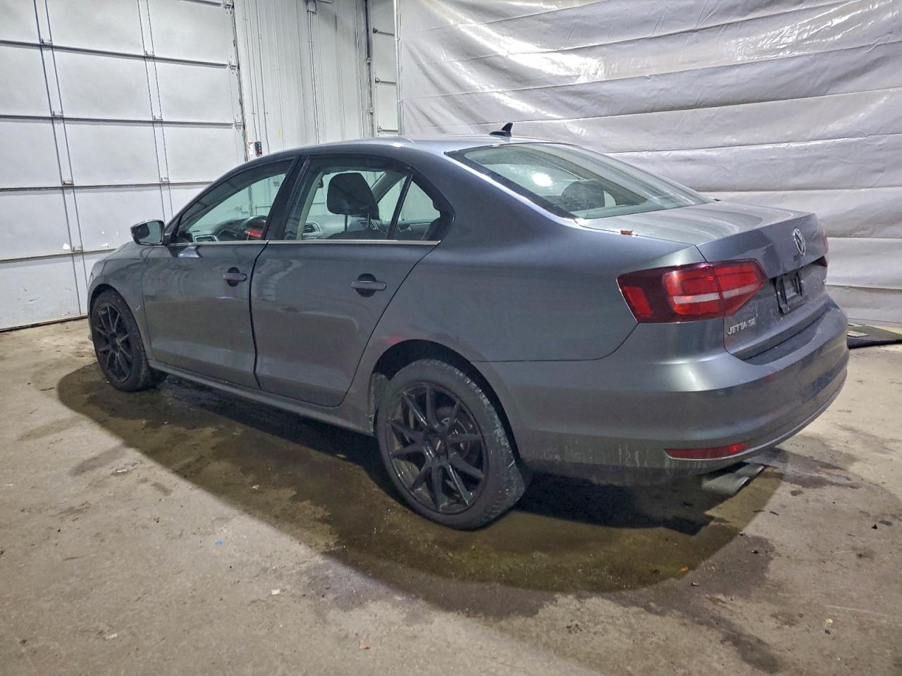 2017 VOLKSWAGEN JETTA SE photo 2