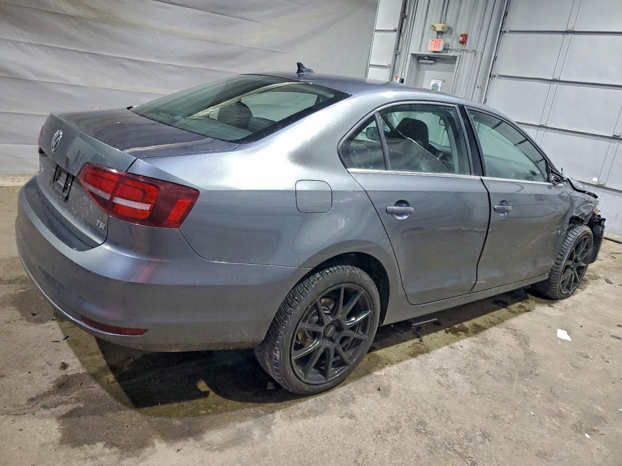 2017 VOLKSWAGEN JETTA SE photo 3