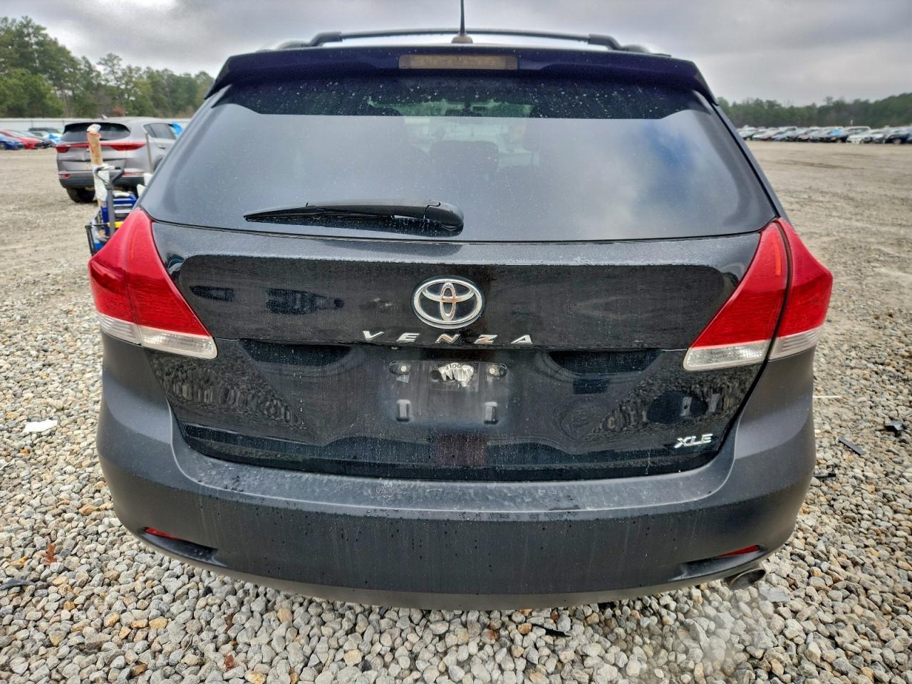2012 TOYOTA VENZA LE photo 6