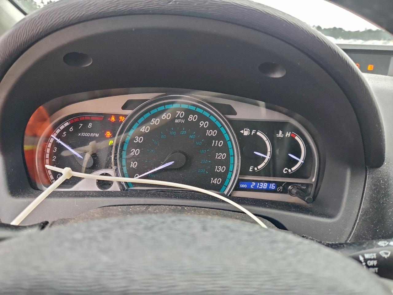 2012 TOYOTA VENZA LE photo 9