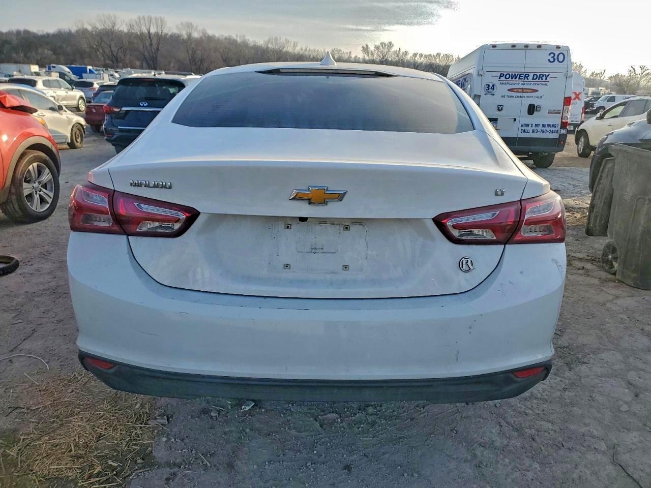 2021 CHEVROLET MALIBU LT photo 16