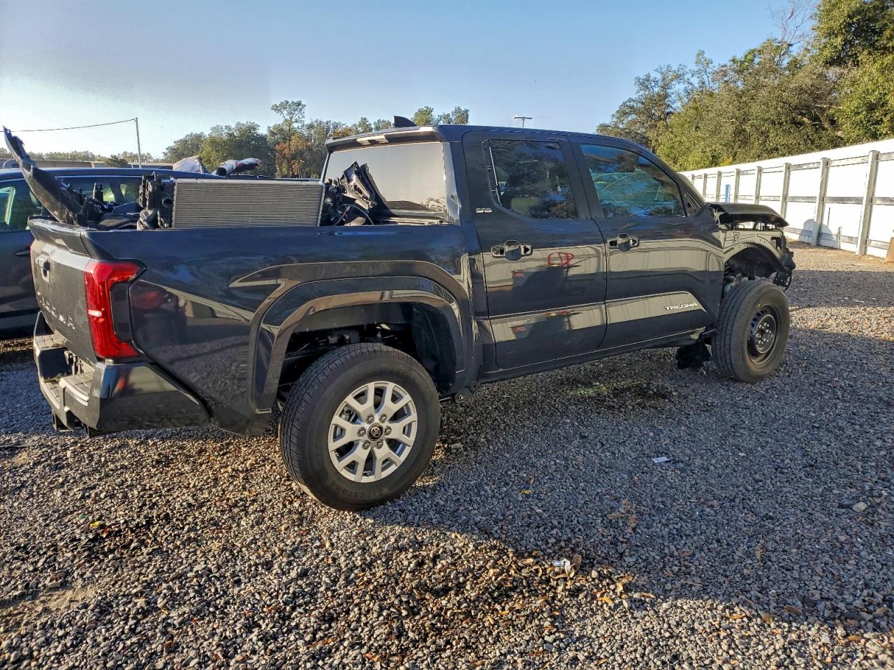 2025 TOYOTA TACOMA DOUBLE CAB photo 3