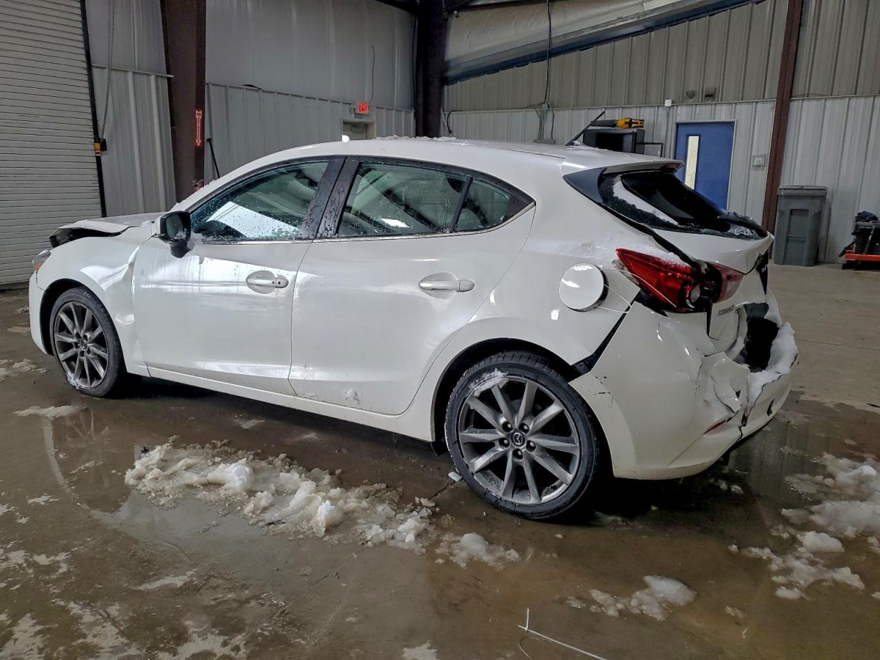 2018 MAZDA 3 TOURING photo 2