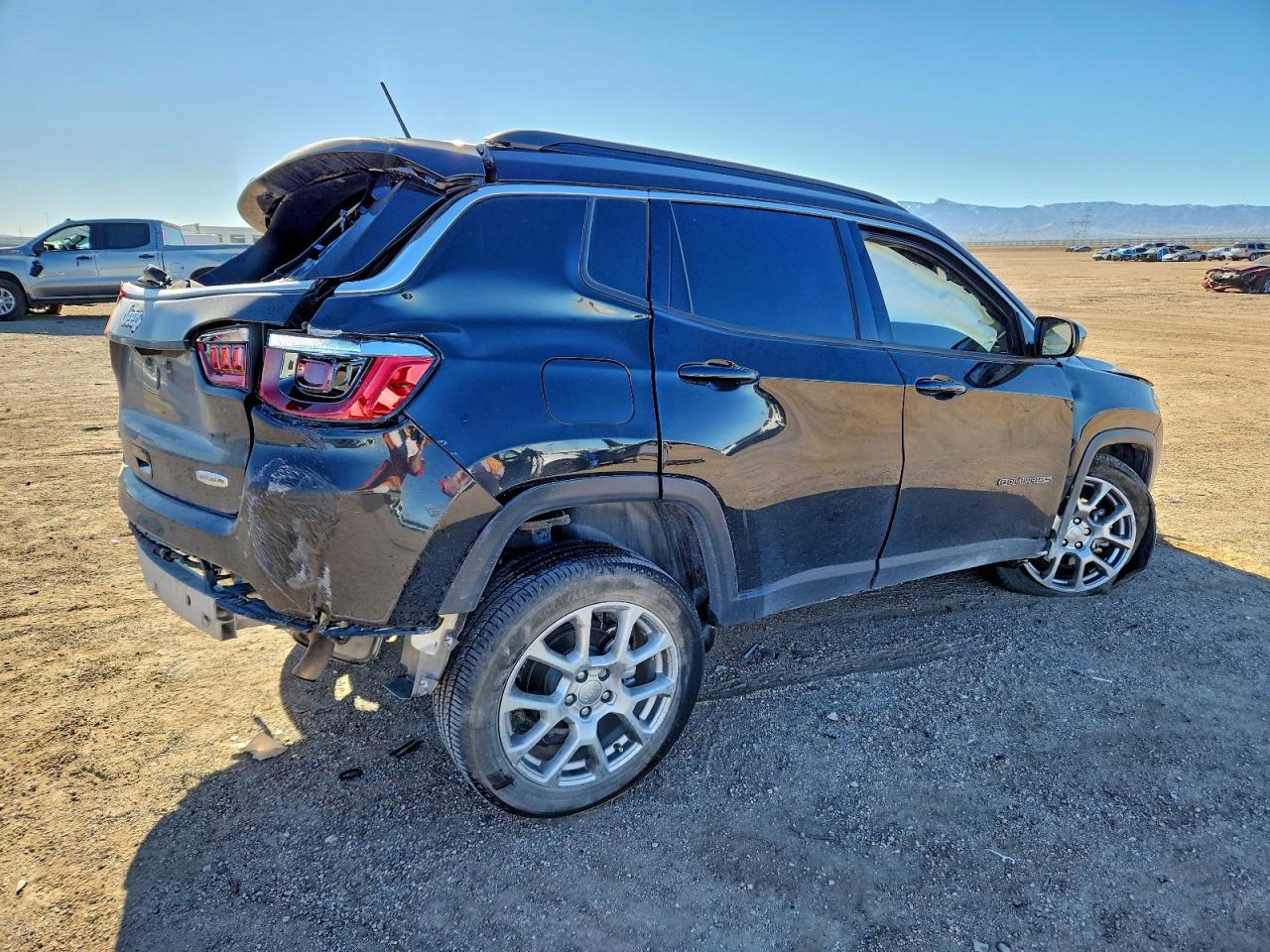 2022 JEEP COMPASS LATITUDE LUX photo 5
