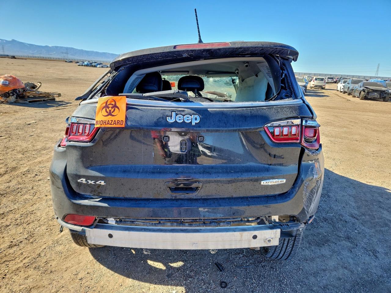 2022 JEEP COMPASS LATITUDE LUX photo 11