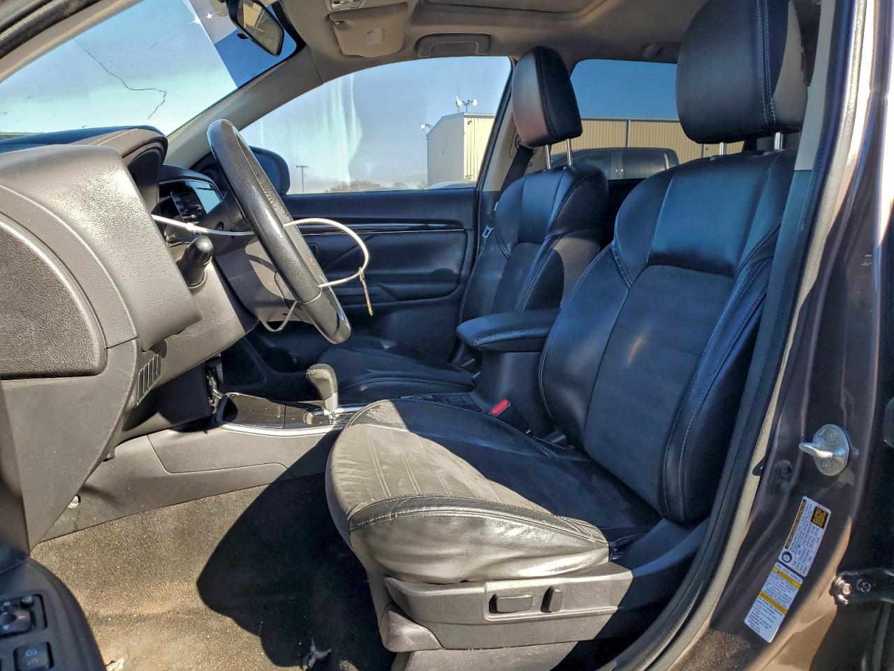 2019 MITSUBISHI OUTLANDER SE photo 7