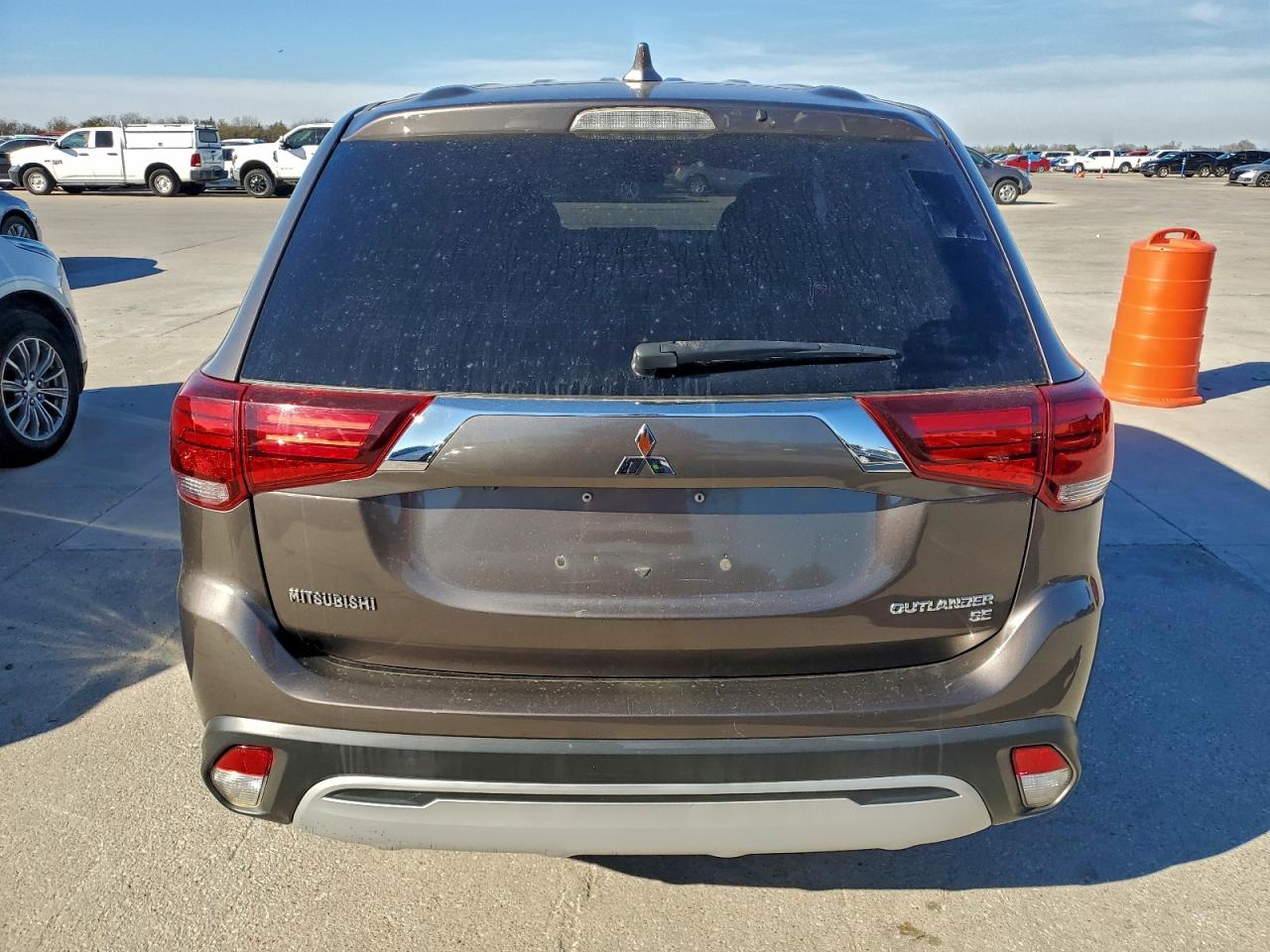 2019 MITSUBISHI OUTLANDER SE photo 6
