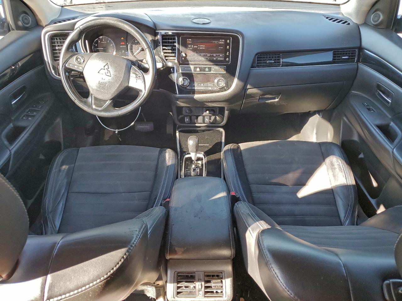 2019 MITSUBISHI OUTLANDER SE photo 8