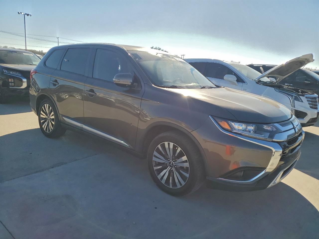 2019 MITSUBISHI OUTLANDER SE photo 4