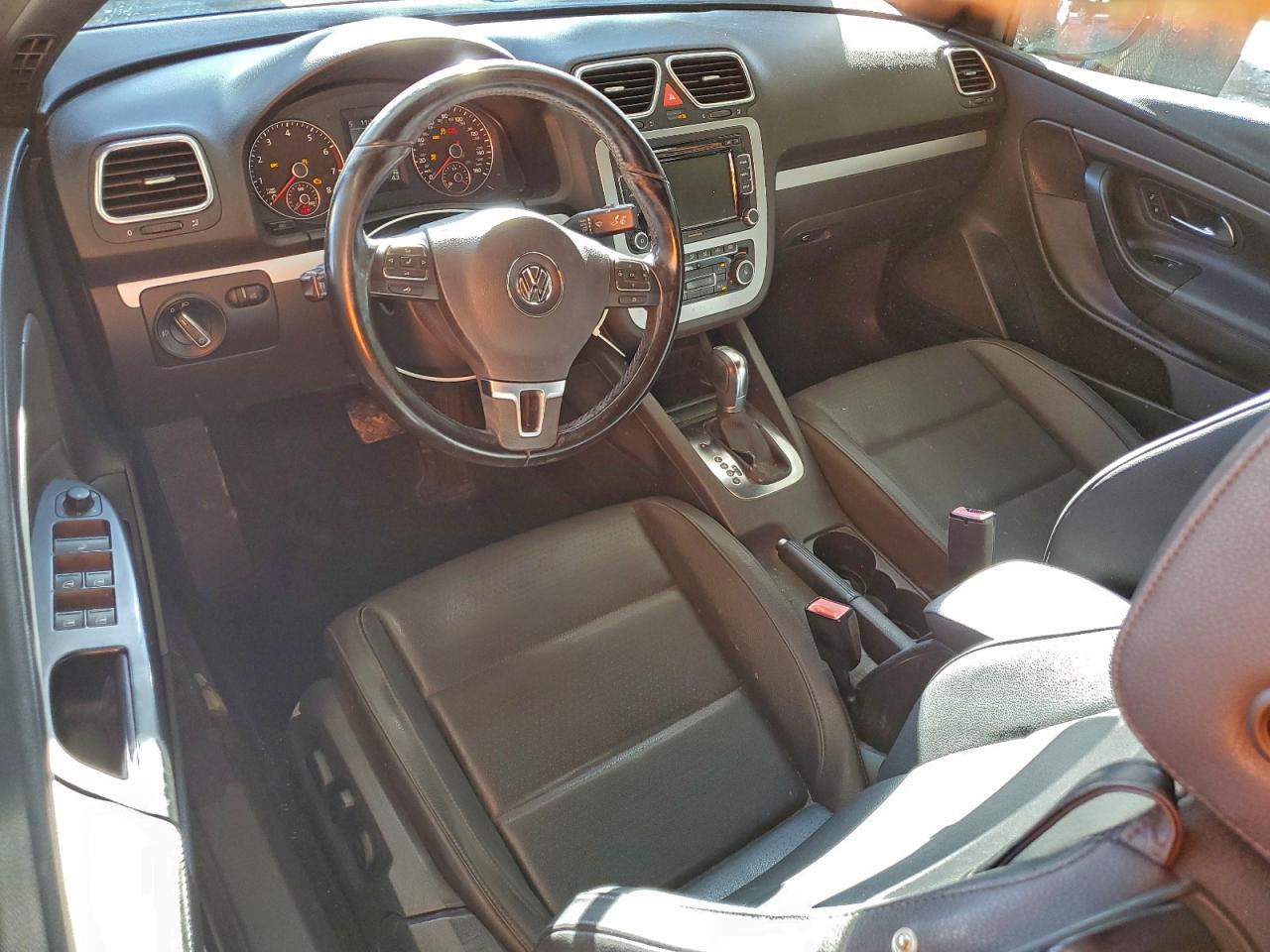2012 VOLKSWAGEN EOS KOMFORT photo 8