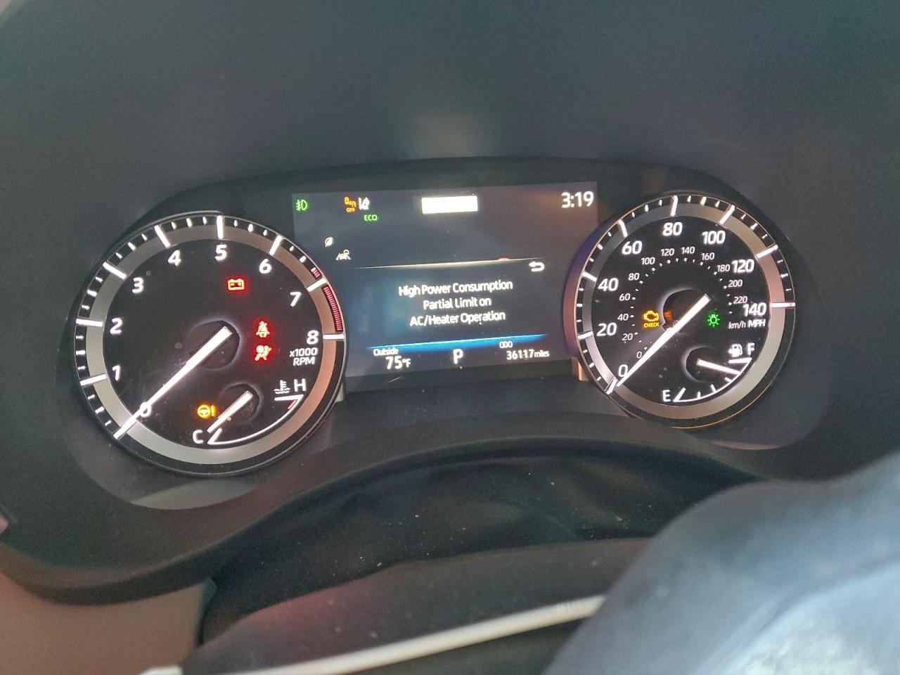 2022 TOYOTA HIGHLANDER XLE photo 9