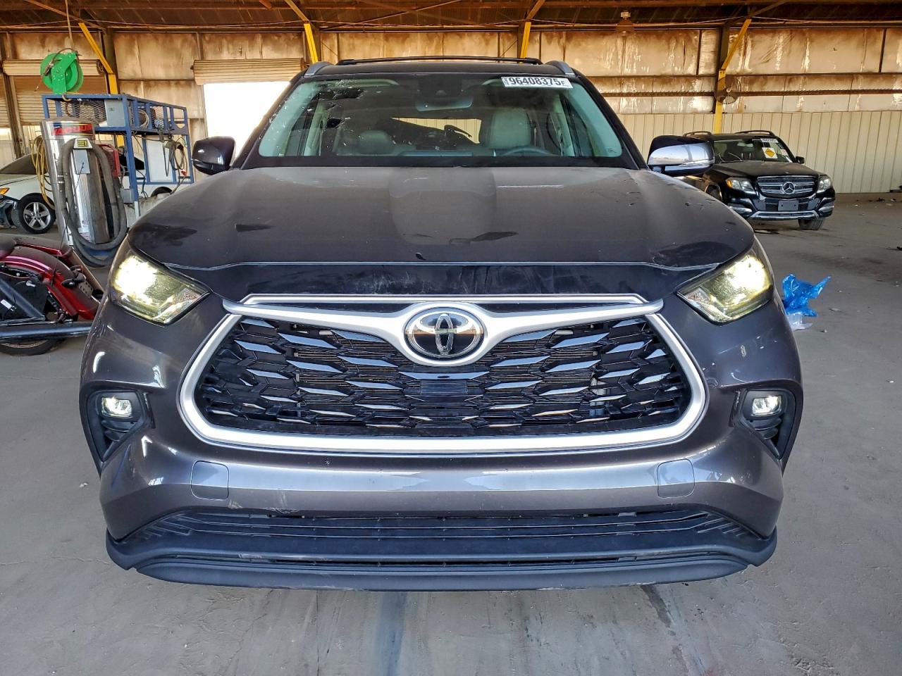 2022 TOYOTA HIGHLANDER XLE photo 5