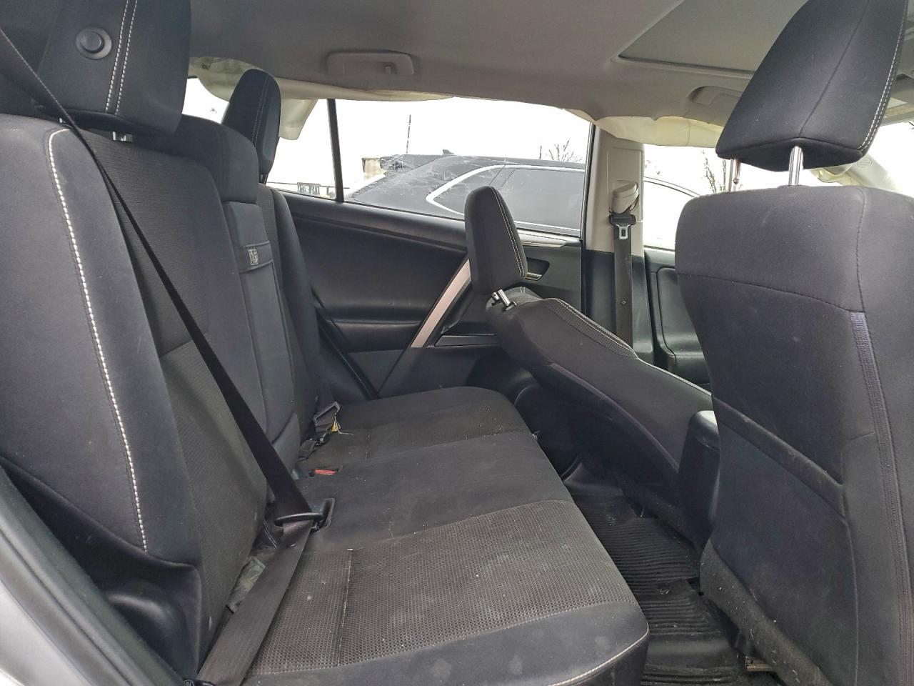 2017 TOYOTA RAV4 HV LE photo 11