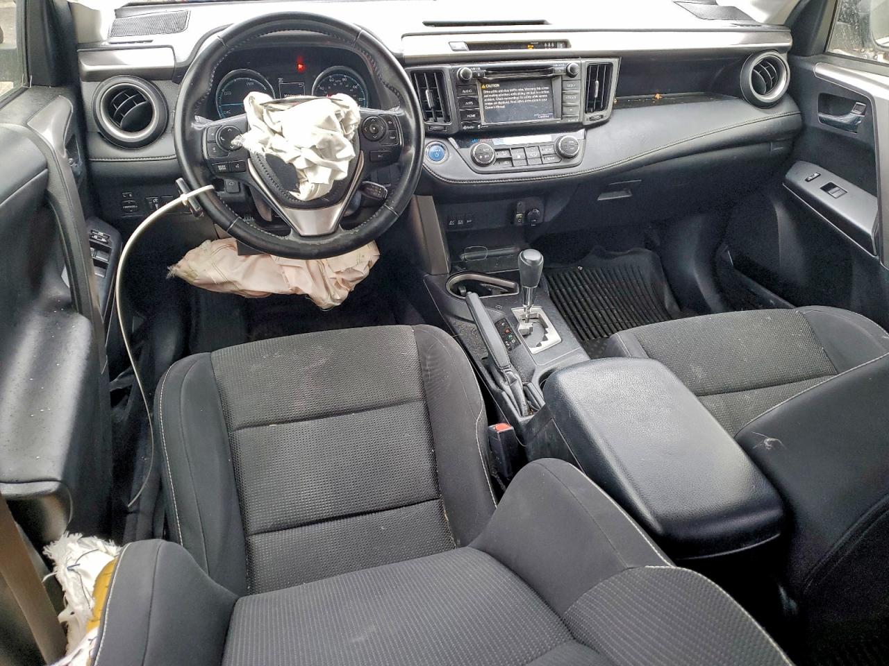 2017 TOYOTA RAV4 HV LE photo 8