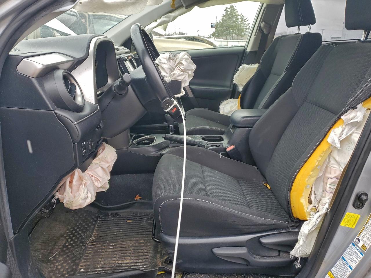 2017 TOYOTA RAV4 HV LE photo 7