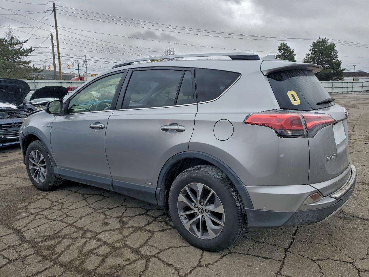 2017 TOYOTA RAV4 HV LE photo 2