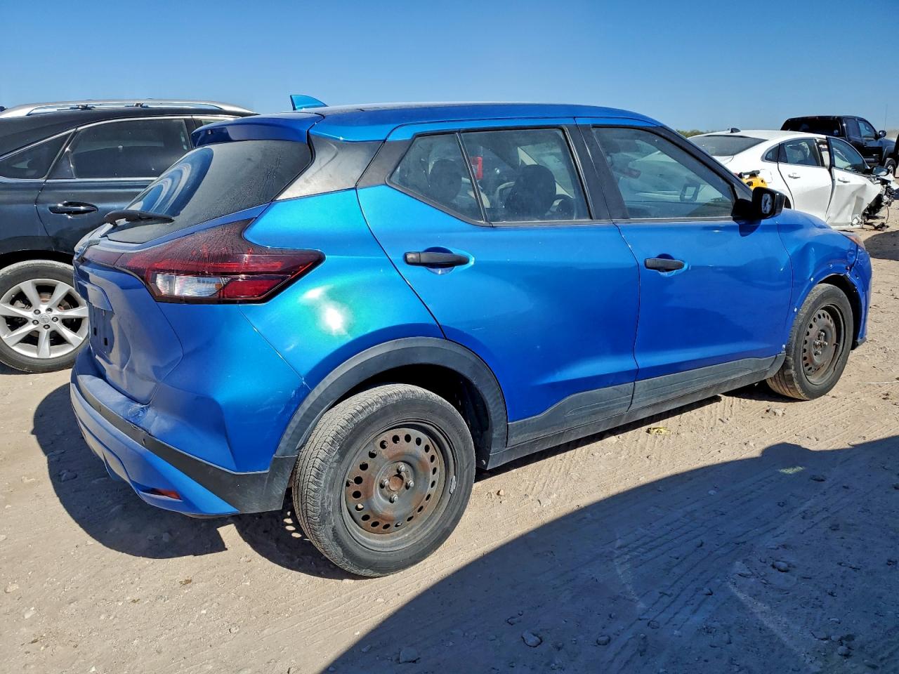 2021 NISSAN KICKS S photo 3