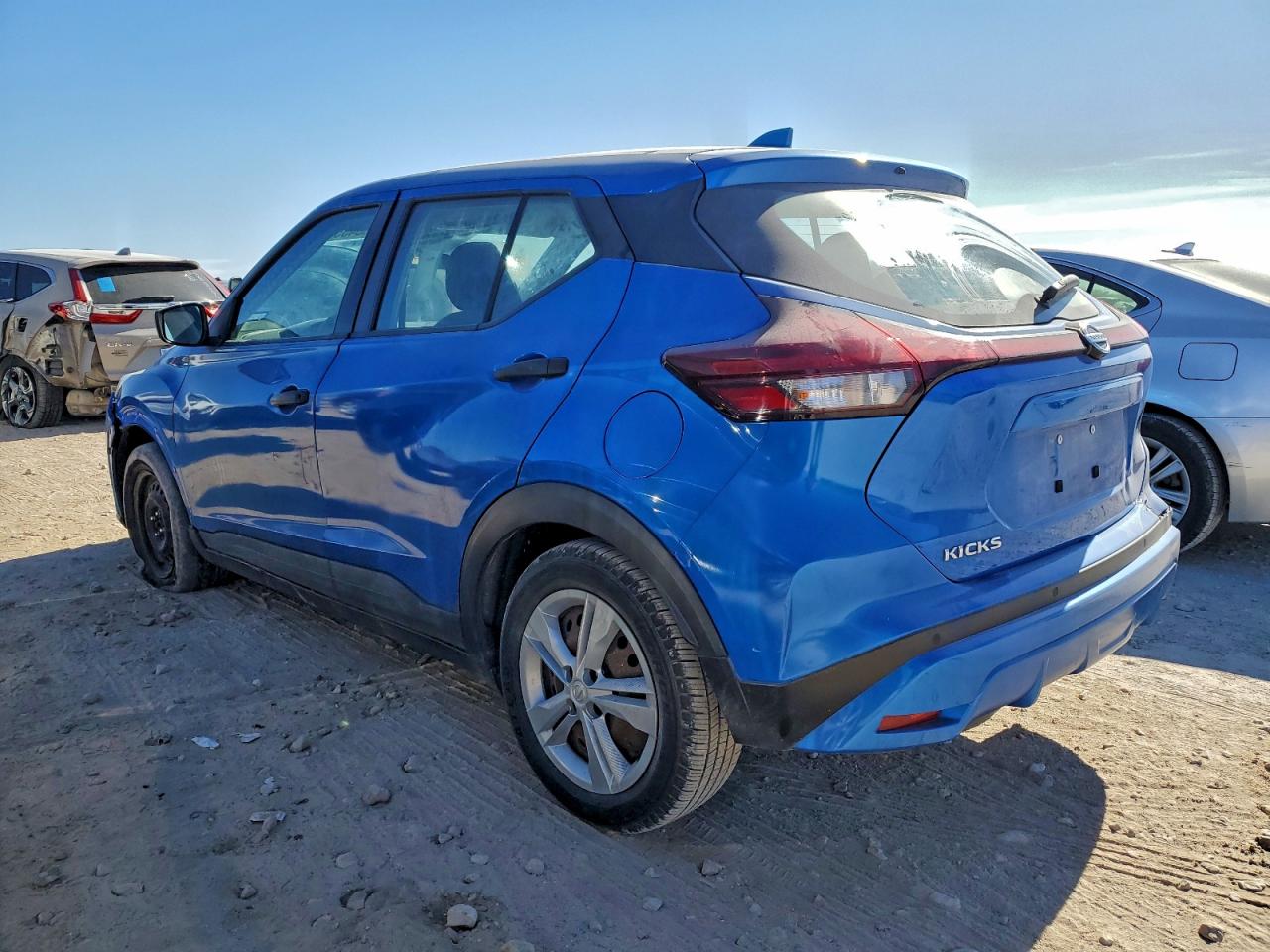 2021 NISSAN KICKS S photo 2