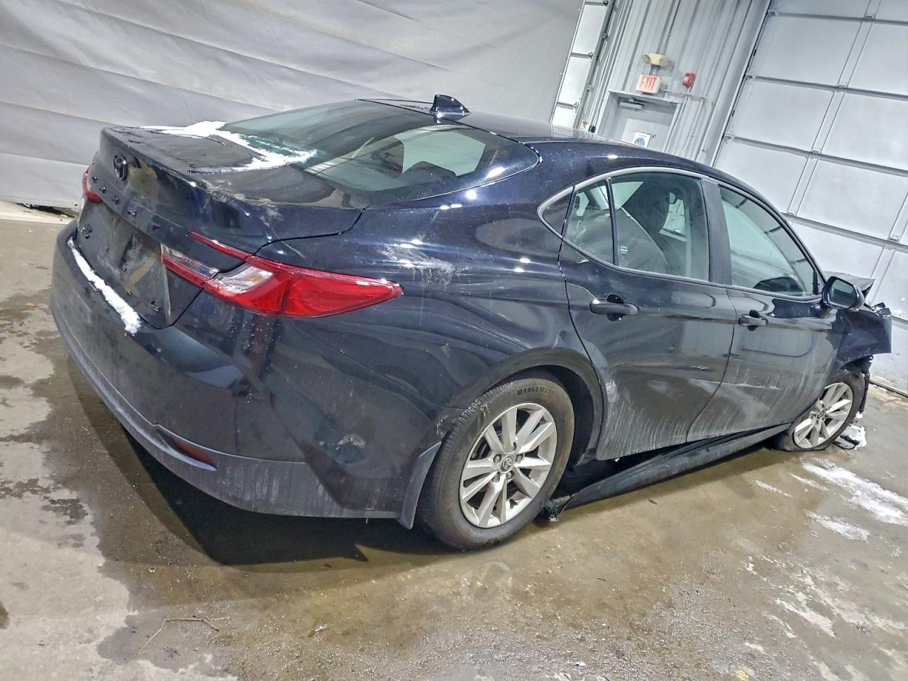 2025 TOYOTA CAMRY XSE photo 3